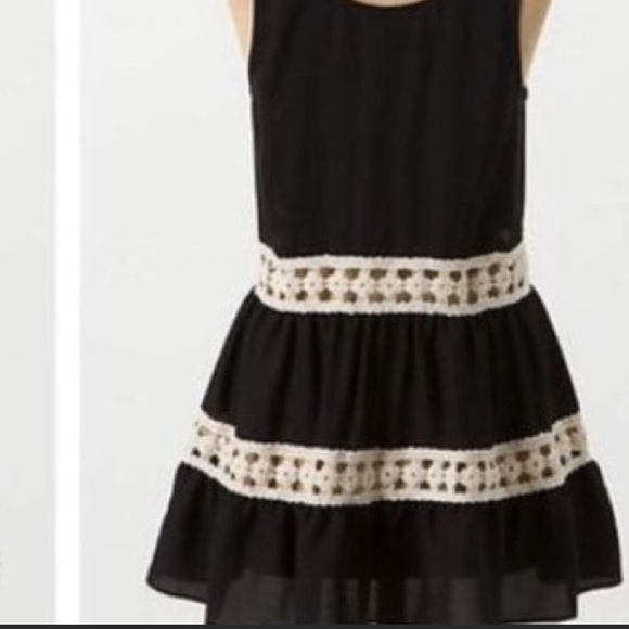 Anthropologie Top - Picture 2 of 3